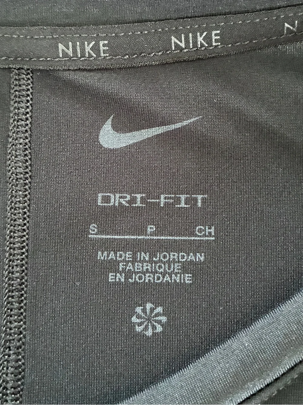 Nike Dri-FIT T Shirt Women’s S Black Short Sleeve Swoosh Logo Training Workout